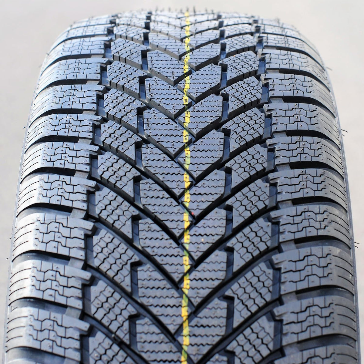 215/60R16 Winter Tires Q945211